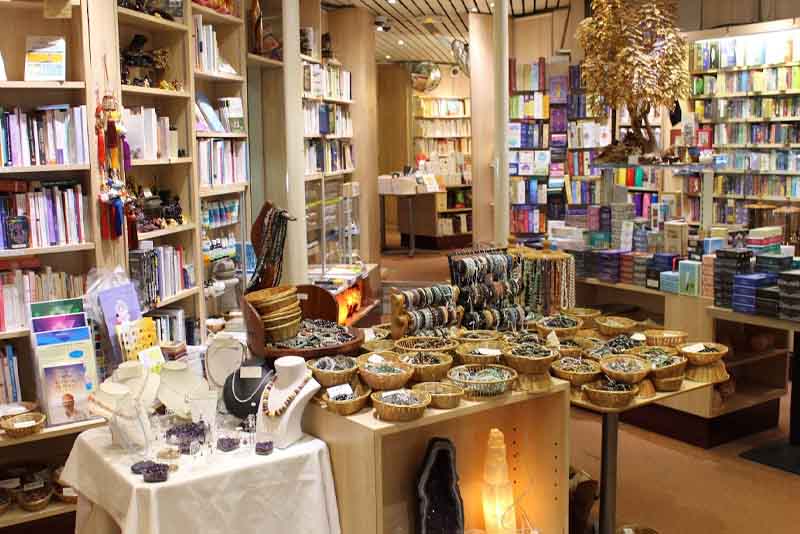 Raz-de-marée ésotérique en librairie