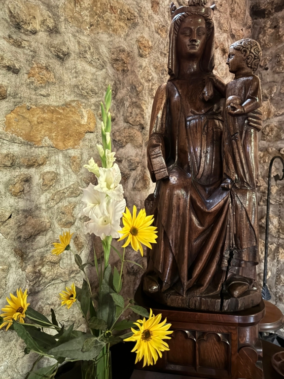 Apparitions mariales : l’Église valide-t-elle vraiment ?